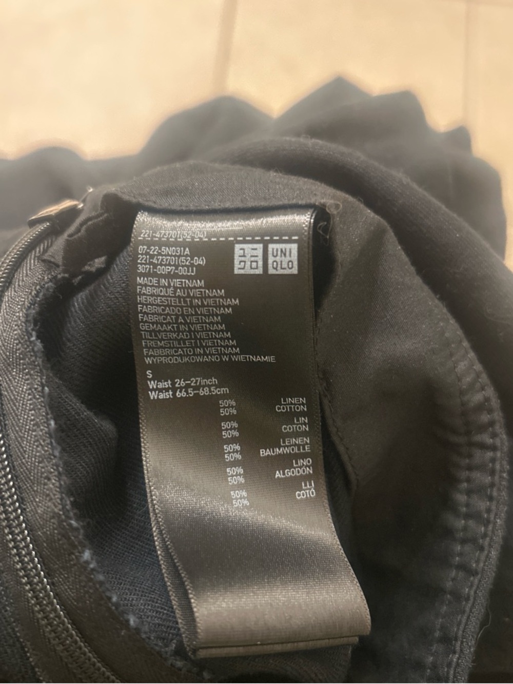 Uniqlo Black Mini Skort with Pocket - Picture 3 of 5